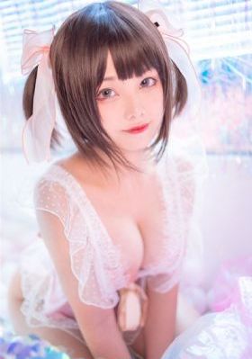 julia一部奶水流出的视频